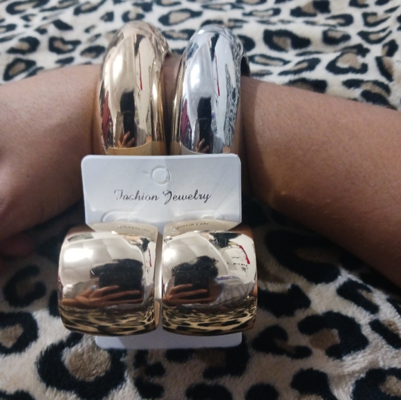 Jewelry - Bundle of Women Fashion mirror Metallic jewerly
